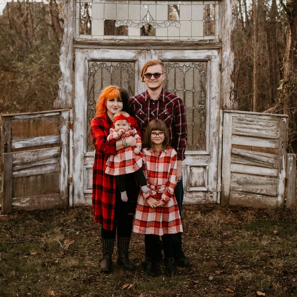 Meet your Posher, Julie - Picture 2 of 7